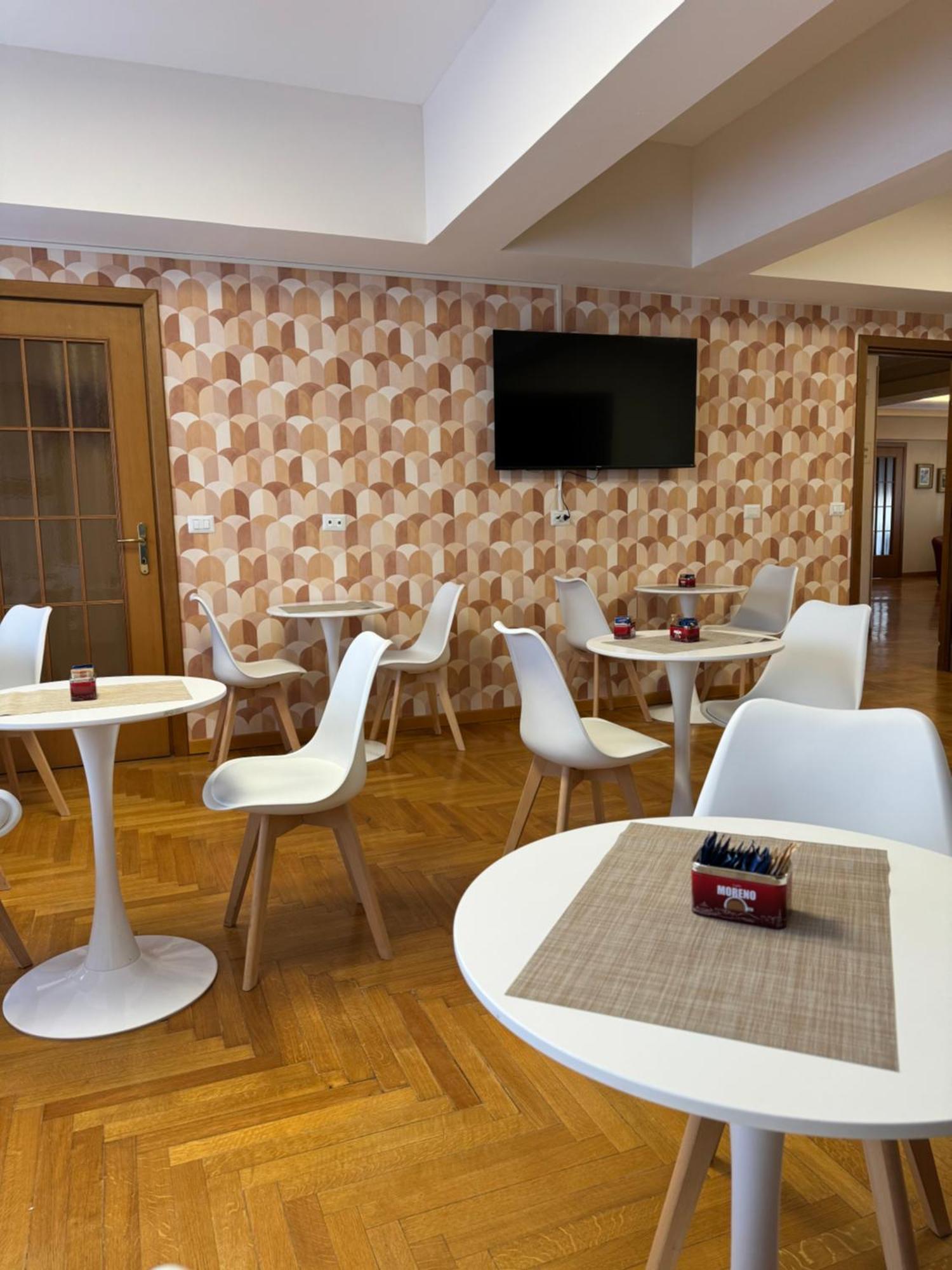 Oasi Santa Rosa Hotel Rome Exterior photo